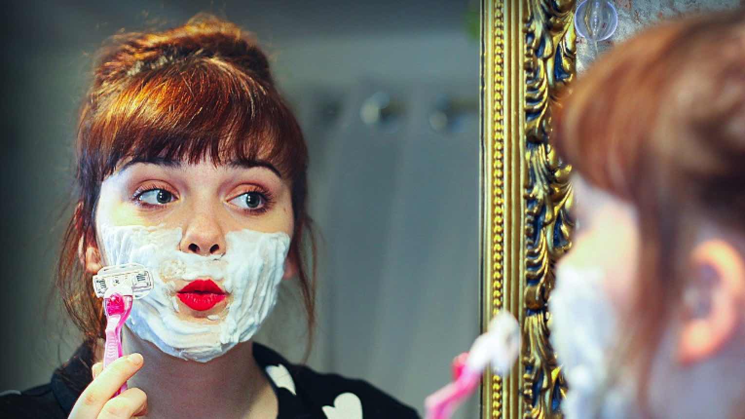 Warum rasieren sich Frauen im Gesicht?