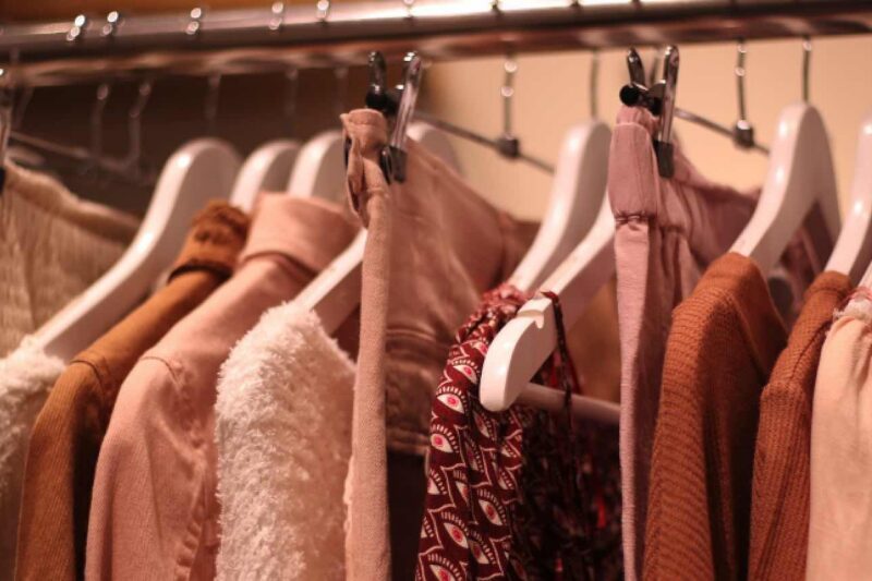 Modische Basics für die trendige Damengarderobe