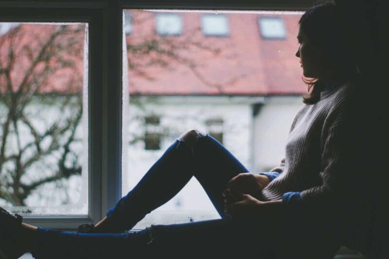 Frauen gehen mit Liebeskummer anders um als Männer