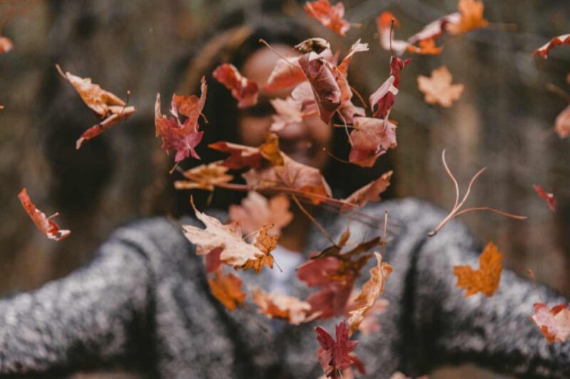 Trendige und gemütliche Outfits für den Herbst