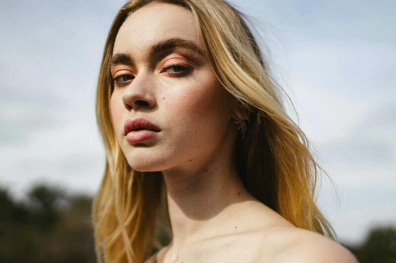 Beauty-Trend: Strahlende Haut und natürliche Looks dominieren 2025