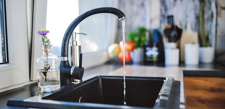 Ionisiertes Wasser im Haushalt
