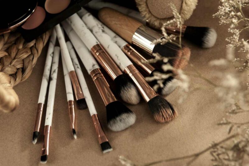 Kosmetik-Utensilien-Tutorial: Reinigung und Pflegetipps