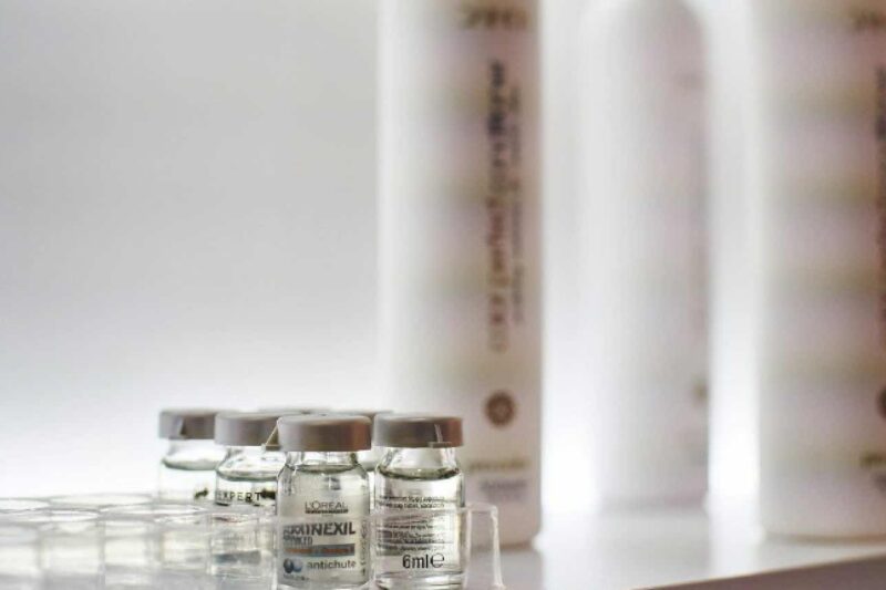 Ein gutes Serum für Hautpflege der Frau 