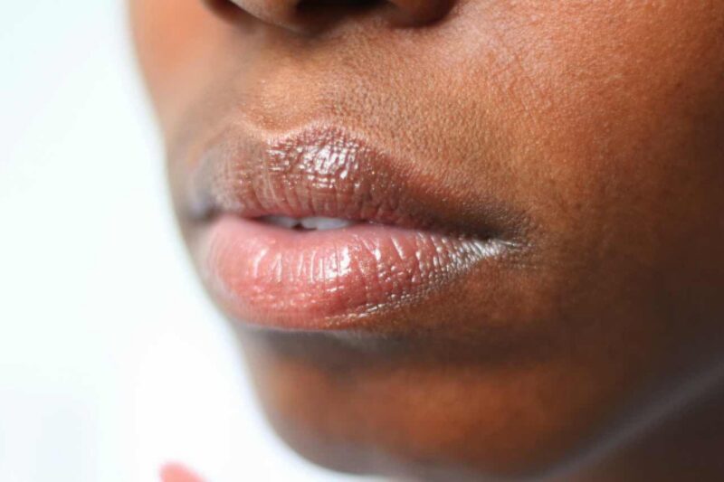 Natürlich volle Lippen: der zeitlose Trend zur natürlichen Schönheit